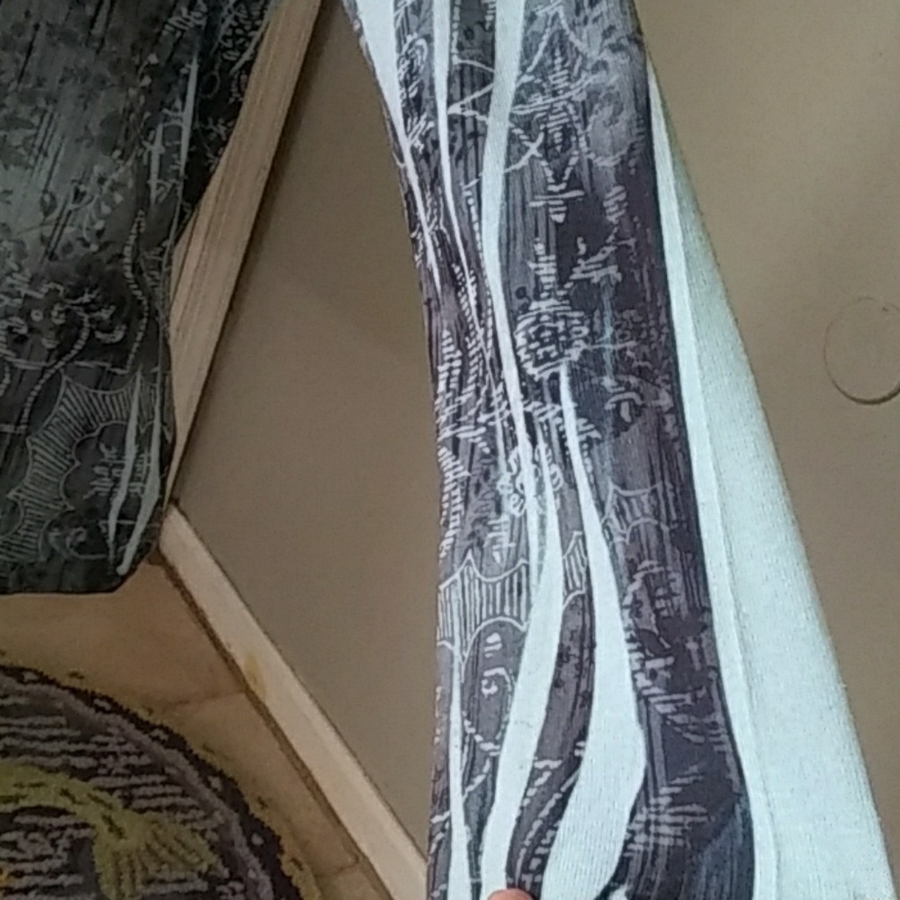 Top - Picture 5 of 7